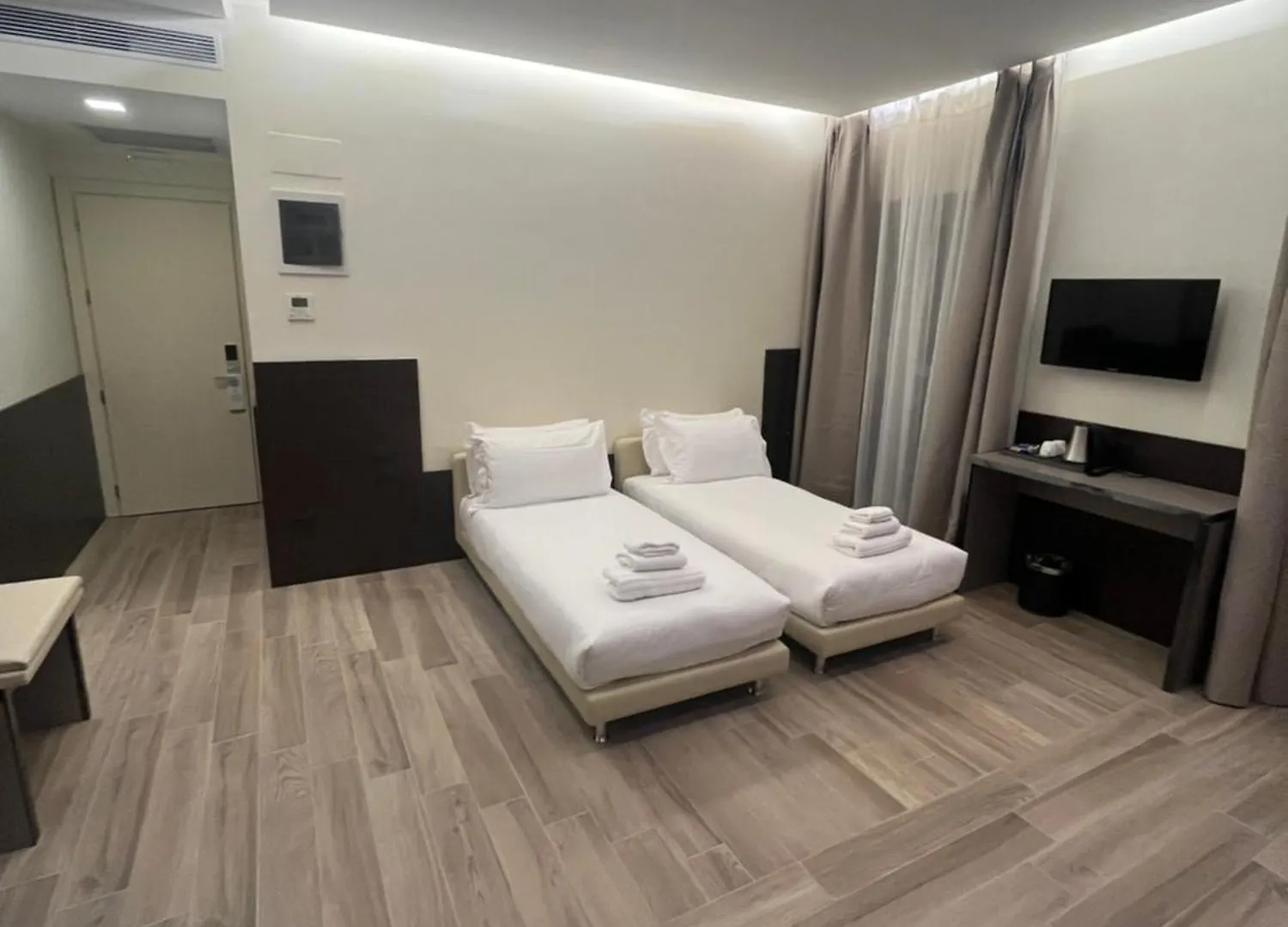 Jr Hotels Bocconi Milano 4*,  Olaszország